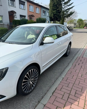 Skoda Superb cena 59999 przebieg: 150000, rok produkcji 2013 z Chmielnik małe 92